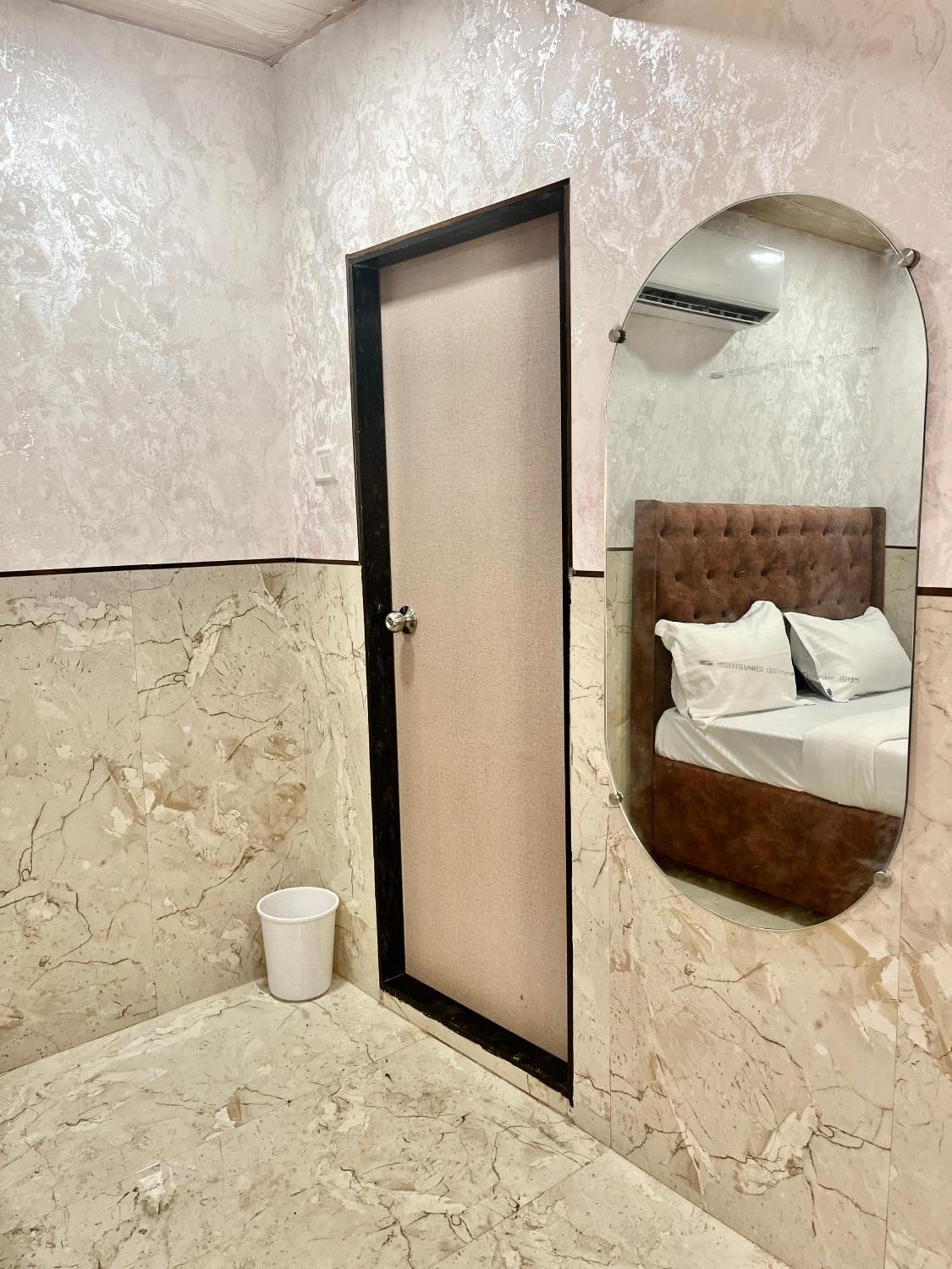 Hotel Newyork By Stayzy Rooms Mumbai Exterior foto